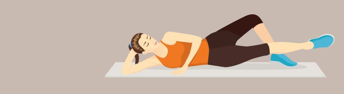 Illustration einer Frau in Seitenlage auf der Gymnastikmatte bei einer Bein-Po-Übung für zuhause