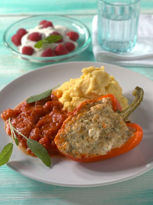 Gefüllte Paprikaschote mit Schafskäse