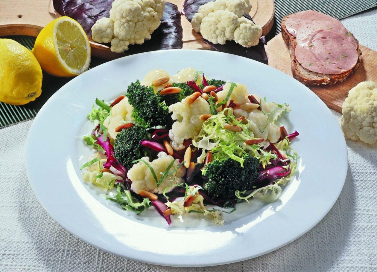 lauwarmer-gemuesesalat Lauwarmer Gemüsesalat - BCM Diät Rezepte.at