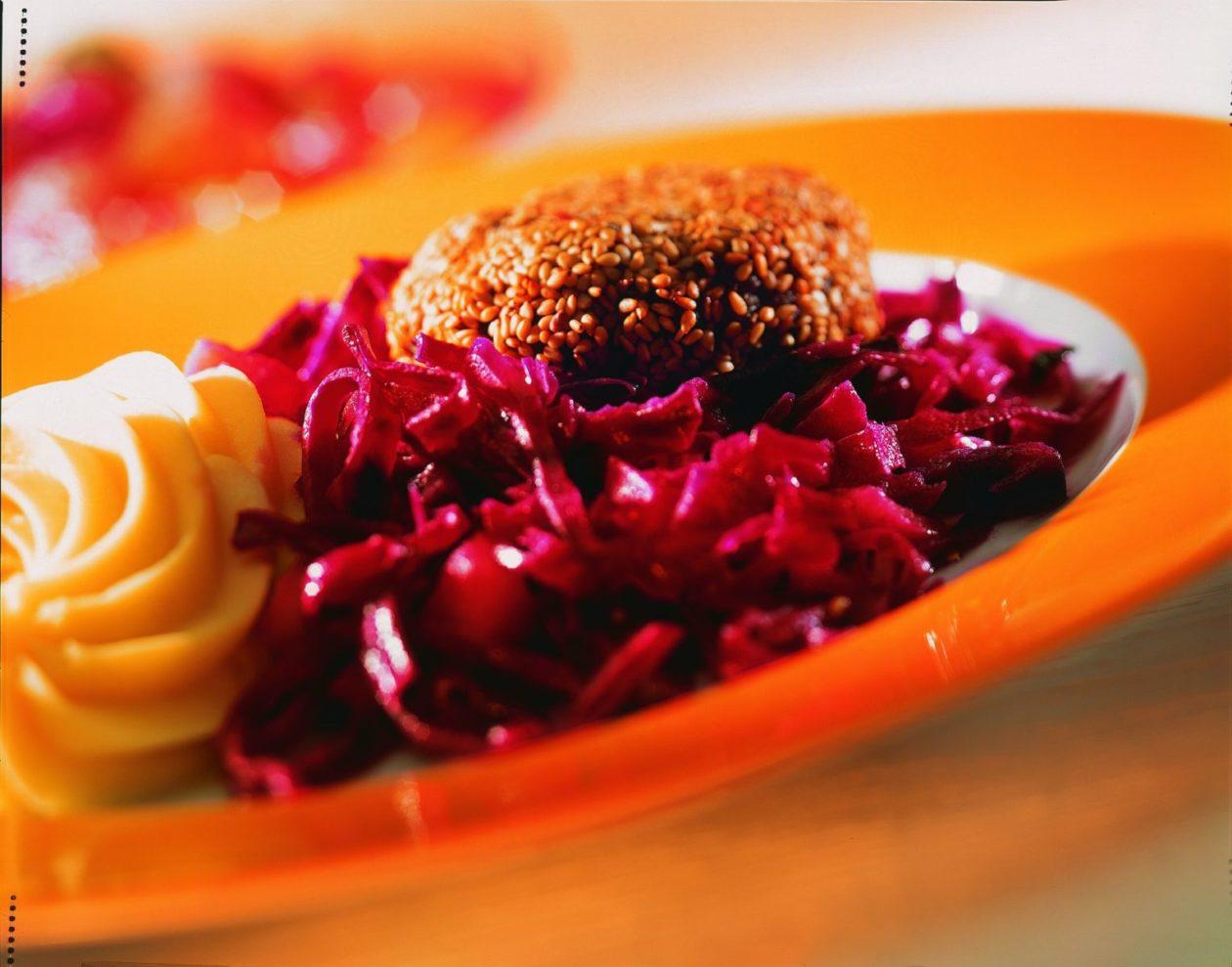 sesam hacksteak mit rotkohl Sesam-Hacksteak mit Rotkohl - BCM Diät Rezepte.at