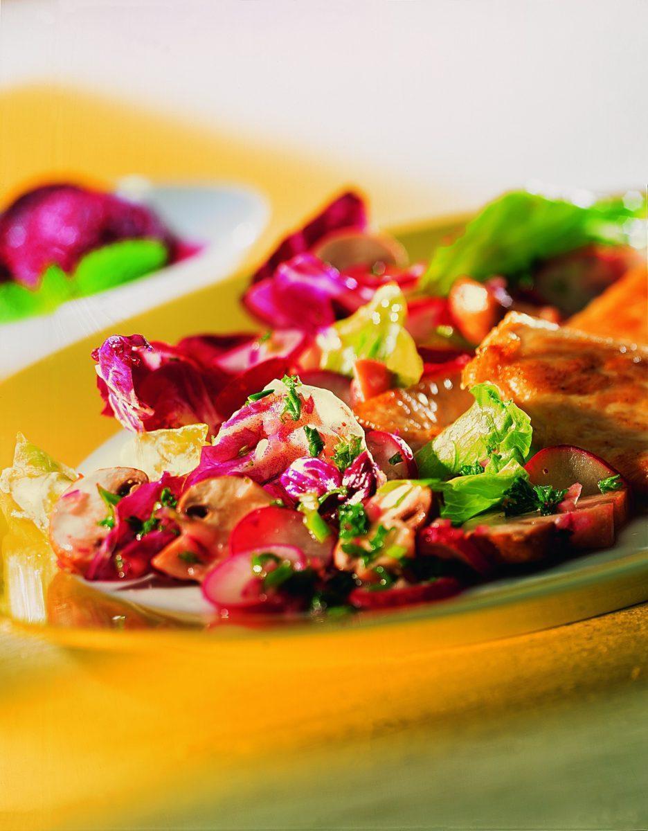 sommersalat-mit-putenbrust Sommersalat mit Putenbrust - BCM Diät Rezepte.at