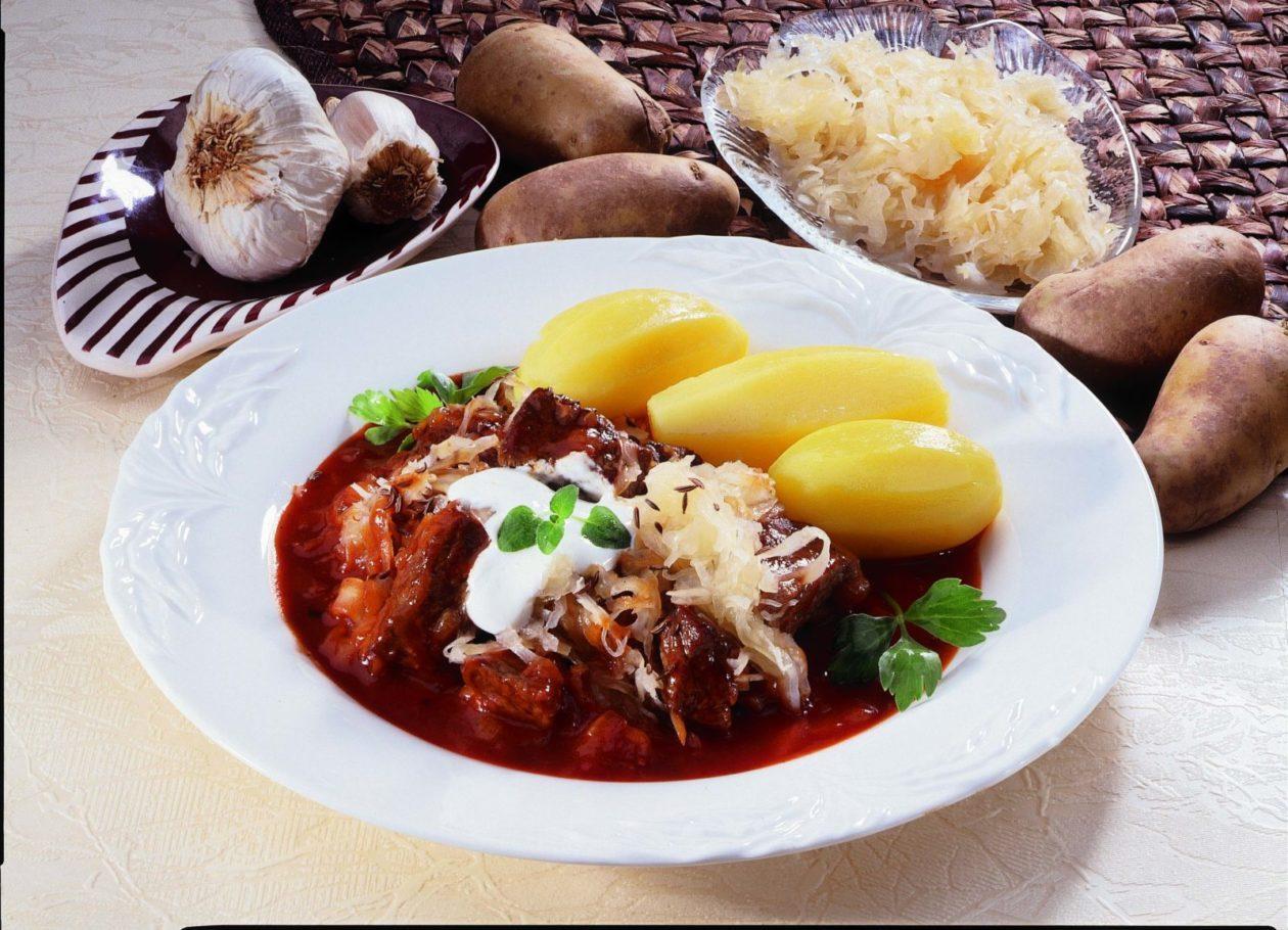 szegediner gulasch Szegediner Gulasch - BCM Diät Rezepte.at