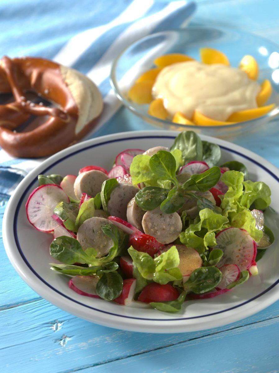weisswurstsalat mit brezeln Weißwurstsalat mit Brezeln - BCM Diät Rezepte.at