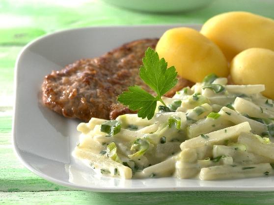 Kalbsschnitzel mit Kohlrabigemüse