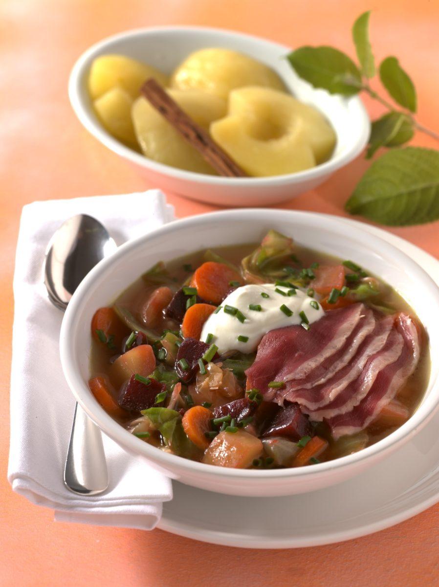 borschtsch mit geraeucherter entenbrust Borschtsch mit geräucherter Entenbrust - BCM Diät Rezepte.at