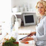 gesund abnehmen dame kueche 558x361px 1