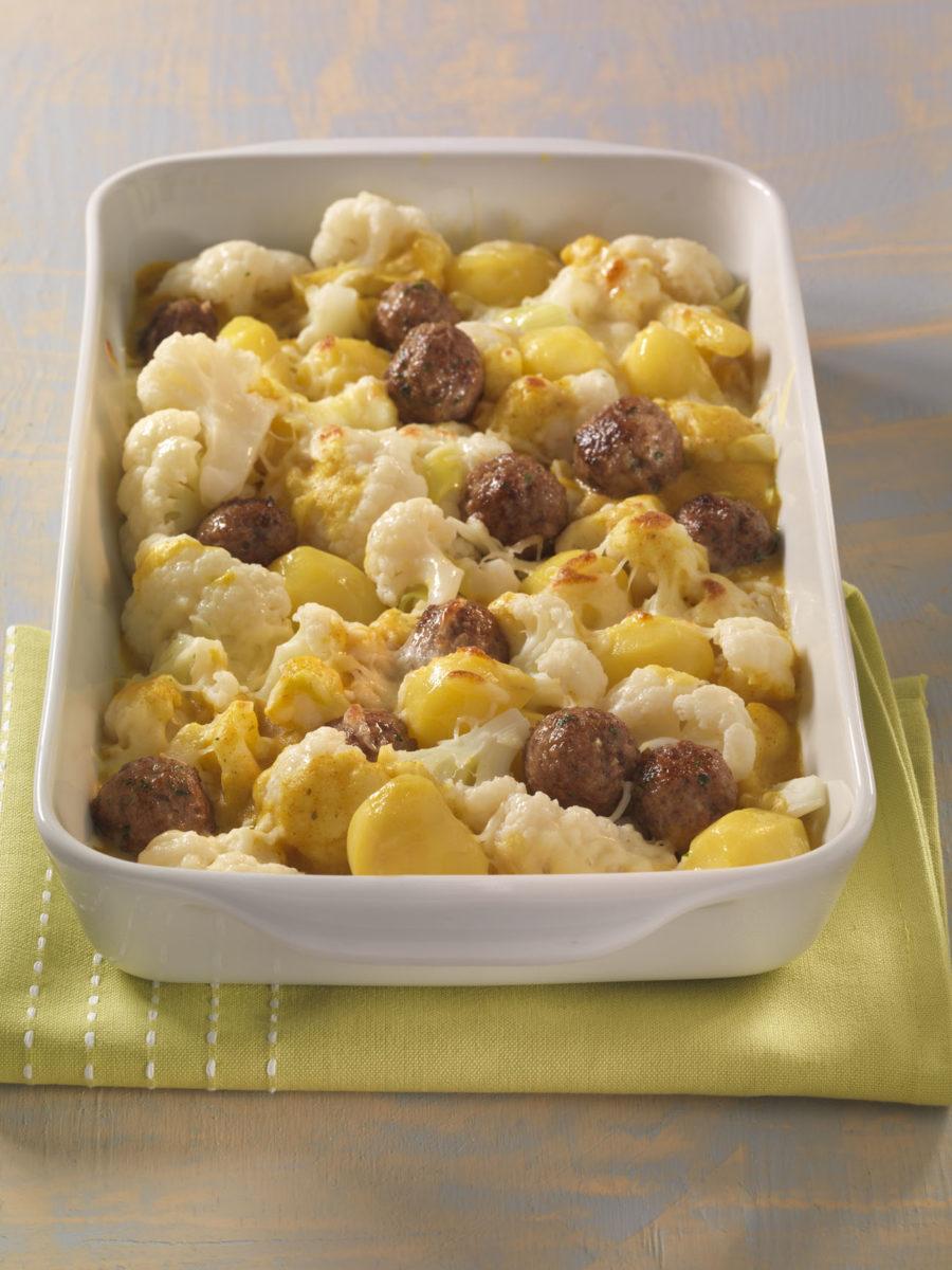 gratiniertes blumenkohlcurry mit hackbaellchen Gratiniertes Blumenkohlcurry mit Hackbällchen - BCM Diät Rezepte.at