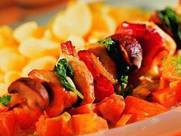 haehnchenspiesse mit kuerbisgemuese Hähnchenspieße mit Kürbisgemüse - BCM Diät Rezepte.at