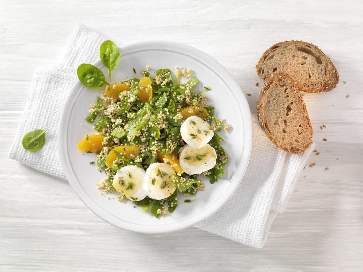 Spinat Salat Quinoa Orange Ziegenkaese 2 Spinat-Salat mit Quinoa, Orangendressing und Ziegenkäse - BCM Diät Rezepte.at