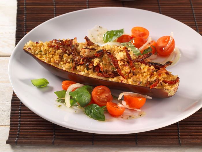 Gratinierte Couscous-Aubergine mit Tomaten