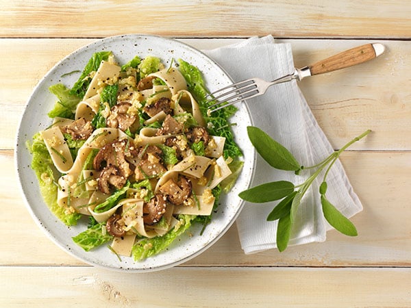 Pappardelle mit Steinpilzen und gebratenem Wirsing-