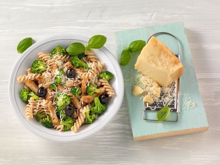 Vollkorn-Fussilli mit Kalbfleisch, Broccoli und Oliven