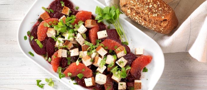 Rote-Bete-Salat mit Grapefruit und Räuchertofu
